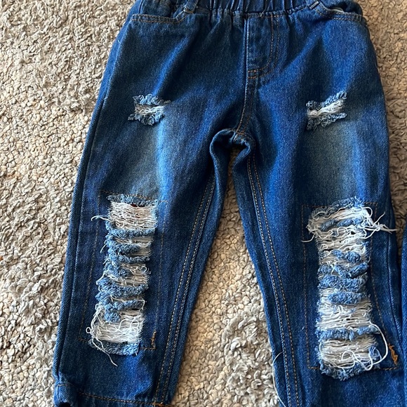 Distressed jeans no tag size 2t - Picture 3 of 6